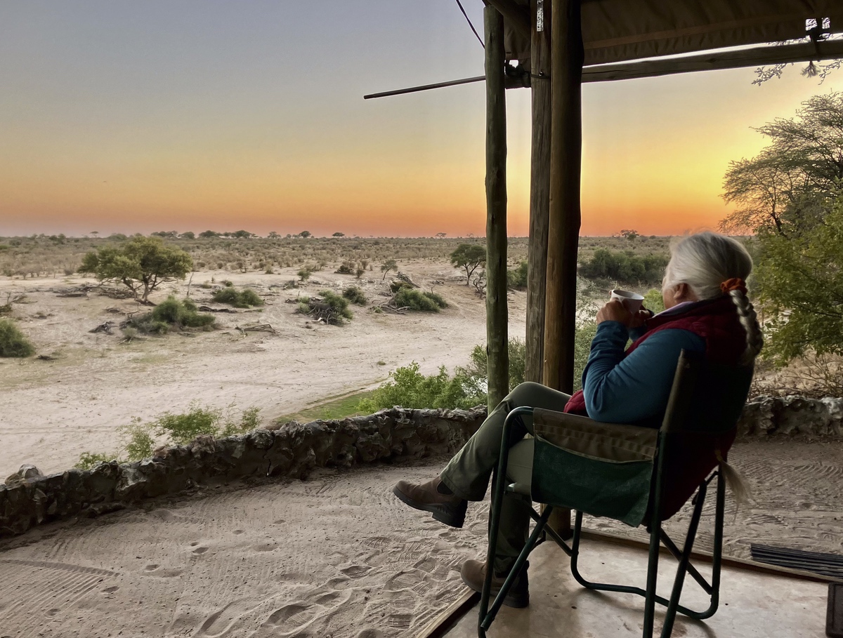Kalahari Accomodation Options in Botswana. Fancy glamping in the Kalahari, Meno a Kwena camp.