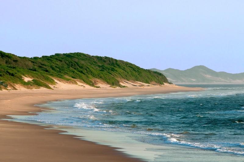 Ponta Do ouro rolling dunes and beach
