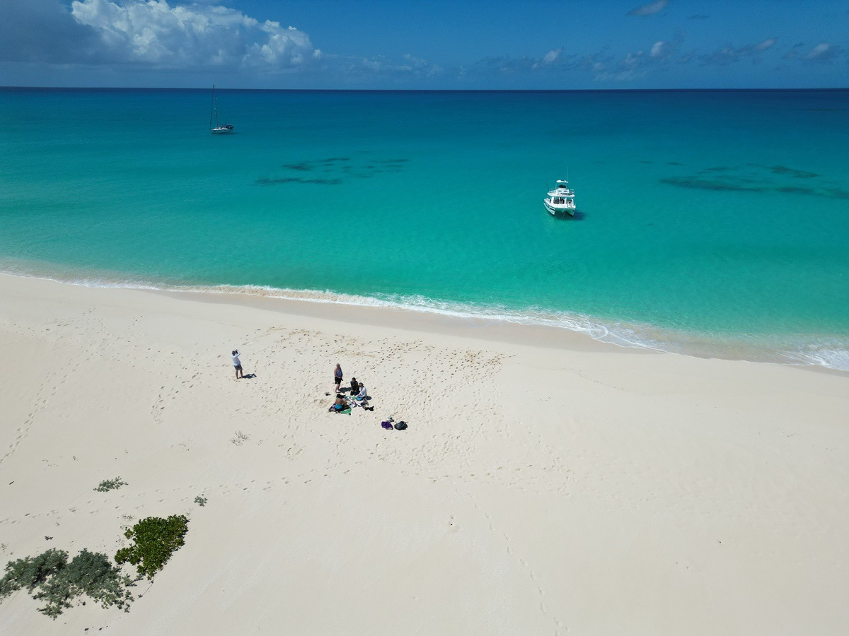 Big Sand Cay and boat